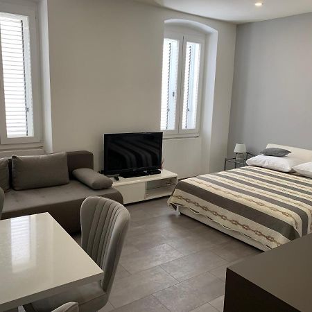 Zara City Apartments Bagian luar foto