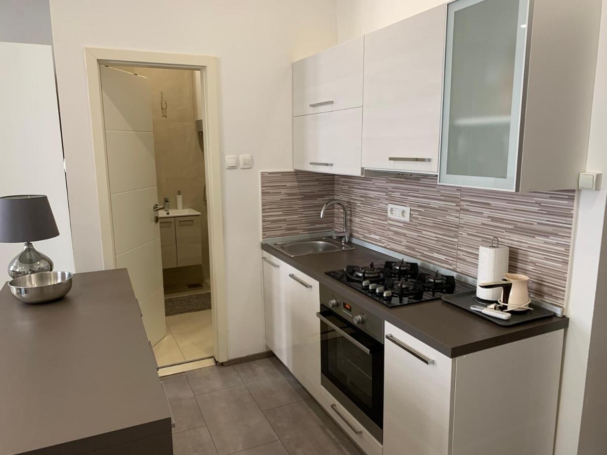 Zara City Apartments Bagian luar foto