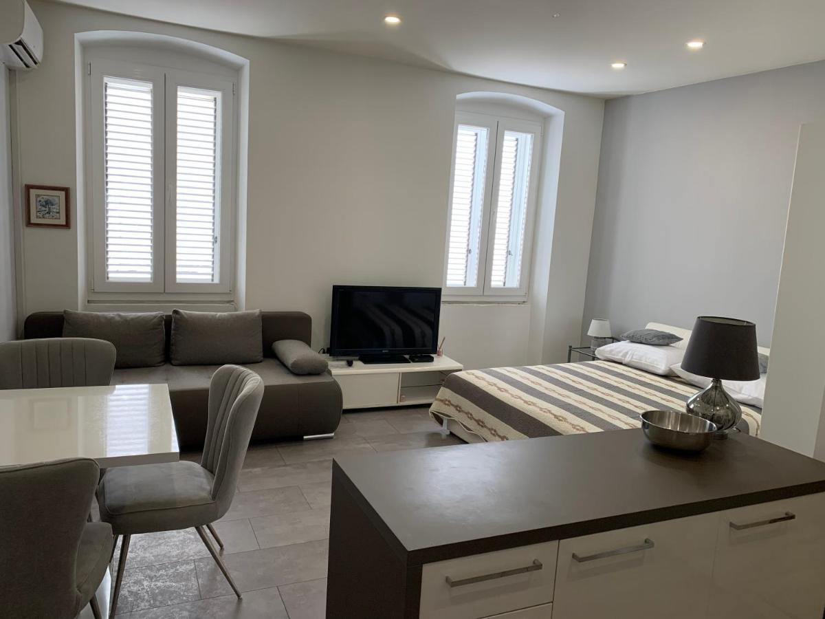 Zara City Apartments Bagian luar foto