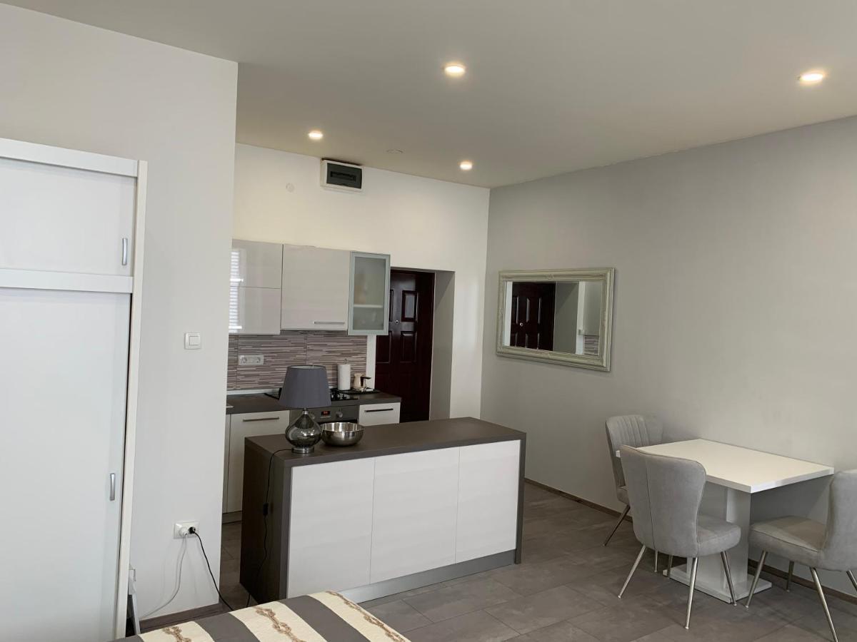 Zara City Apartments Bagian luar foto